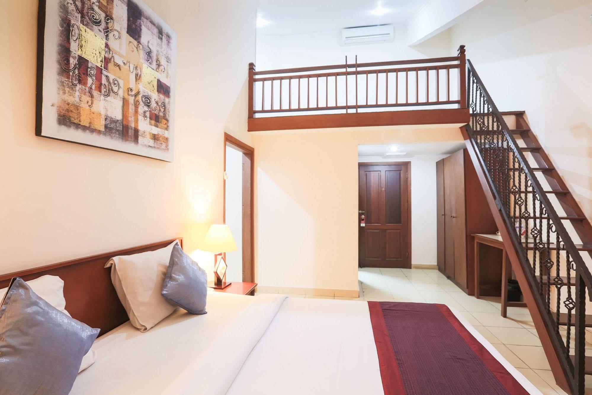 Hotel Reddoorz @ Raya Kuta Kuta Lombok Exterior foto